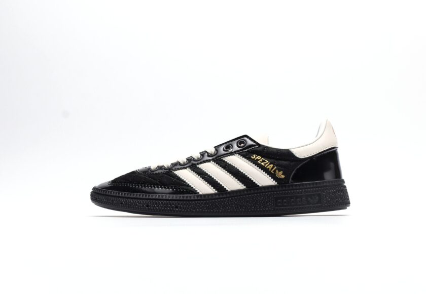 The Blue Trio x Handball Spezial "Black White"