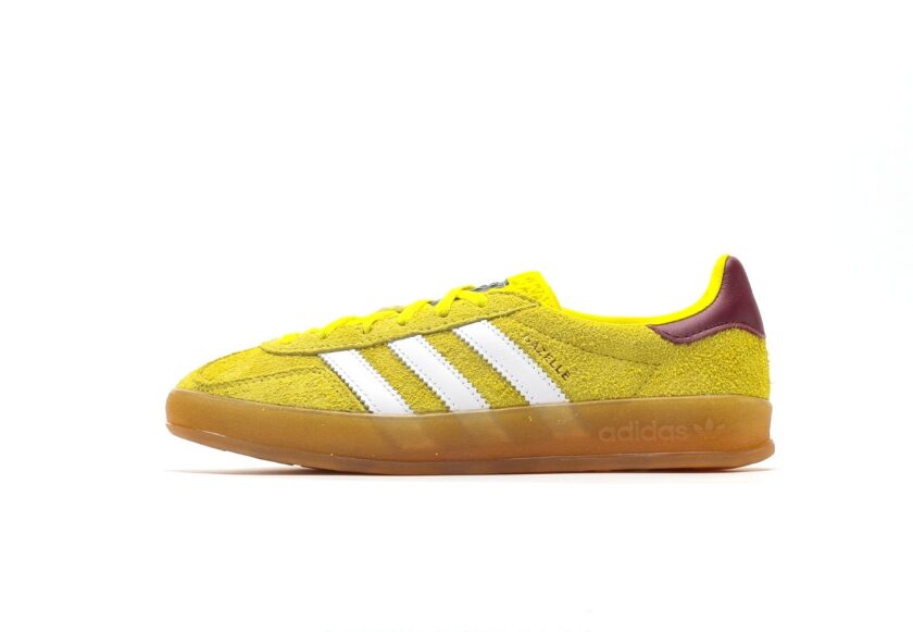 Gazelle Indoor Yellow White